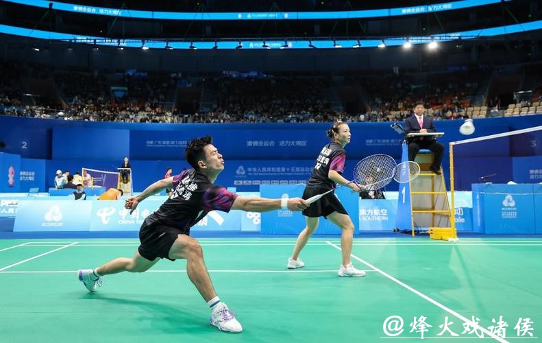 20日看点：乒乓球男团决战 羽毛球“雅思”冲冠